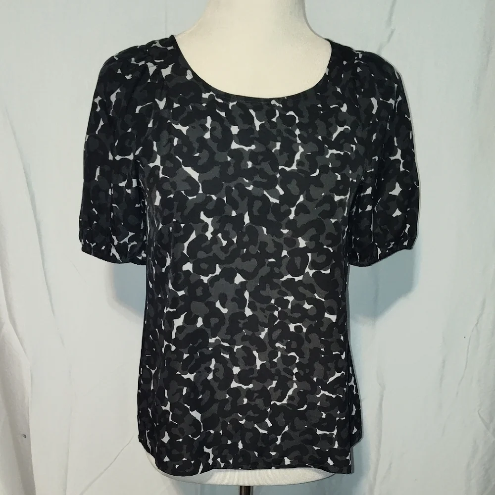 LOFT X Small Petite Black and Gray Abstract Blouse With Puff Sleeves